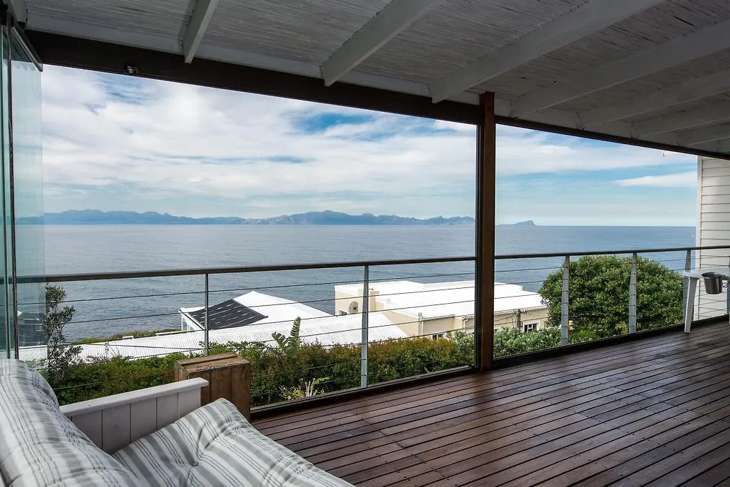 Quarterdeck Holiday Apartment Cape Town