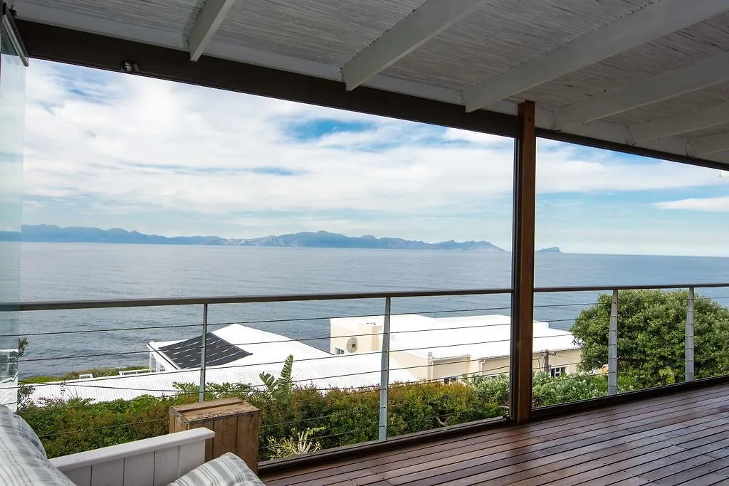 Quarterdeck Holiday Apartment Cape Town